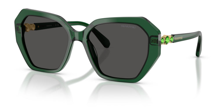 Lunettes de soleil Swarovski SK6017 104587 Vert transparent - vue trois-quarts