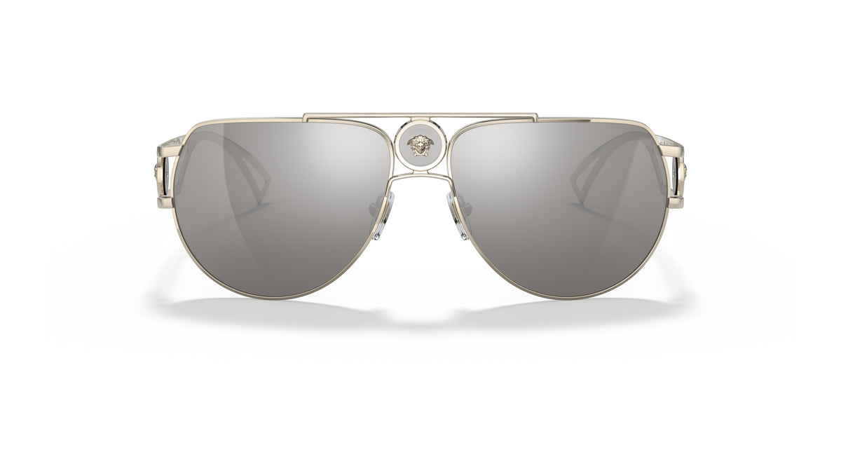 Lunettes de soleil Versace VE2225 12526G – Or Pâle – vue de face.