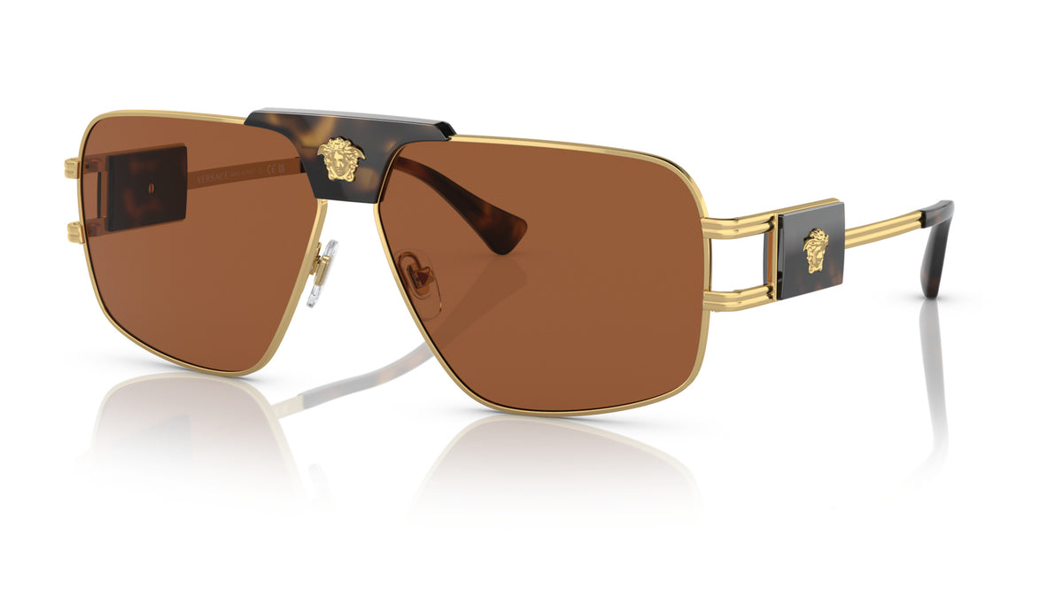 Lunettes de soleil Versace VE2251 147073 – Or – vue de trois quarts.