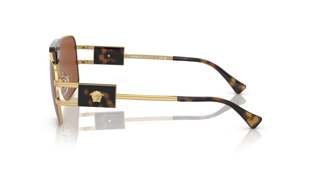 Lunettes de soleil Versace VE2251 147073 – Or – vue de profil.