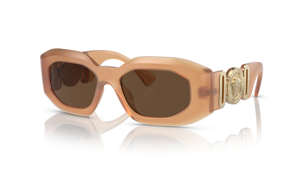 Lunettes de soleil Versace VE4425U 546773 – Opaline beige – vue de trois quarts.