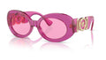 Lunettes de soleil Versace VE4426BU 5334/5 – Transparent Fuchsia – vue de trois quarts.