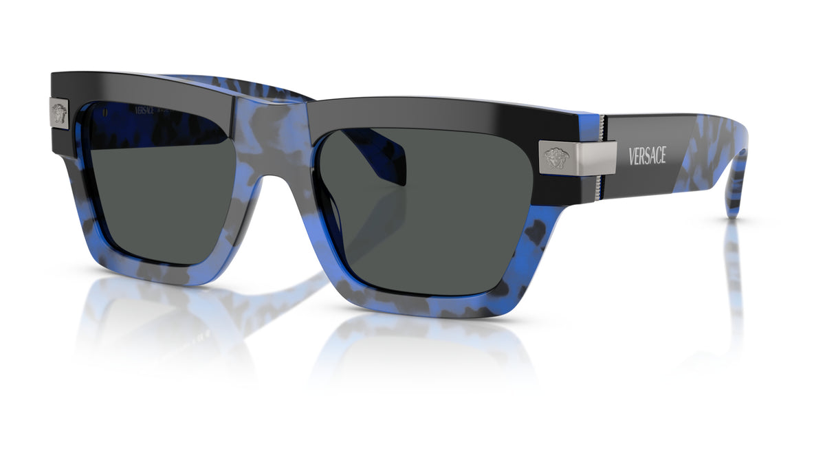 Lunettes de soleil Versace VE4464 545887 – Havana Bleu – vue de trois quarts.
