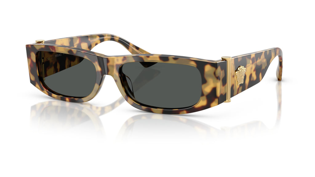 Lunettes de soleil Versace VE4476U 777/87 – Brown/Yellow Havana – vue de trois quarts.