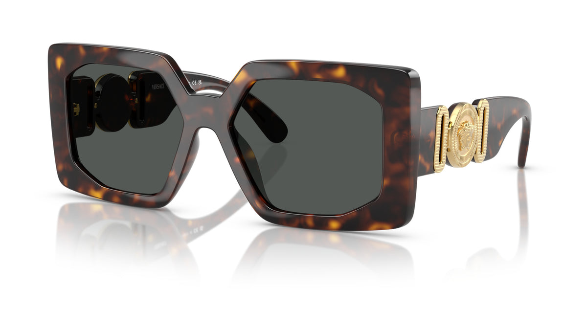 Lunettes de soleil Versace VE4478U 108/87 – Havane – vue de trois quarts.