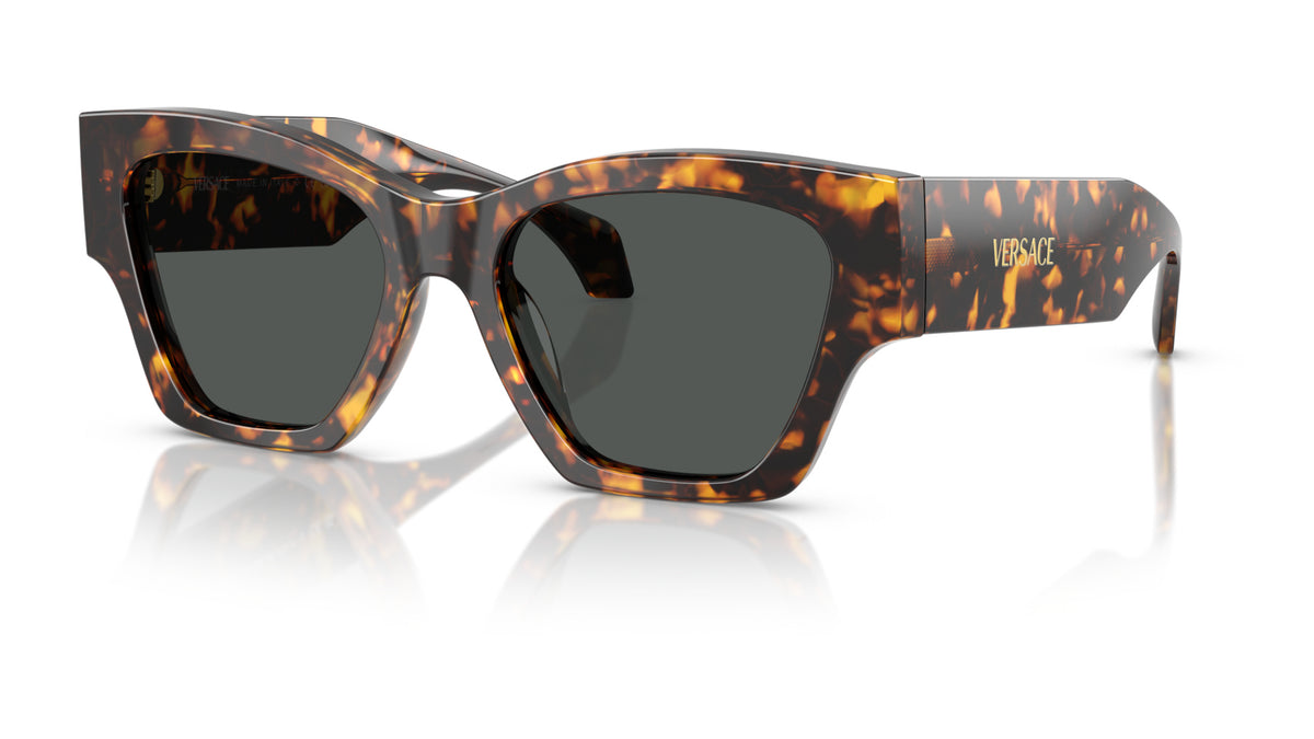 Lunettes de soleil Versace VE4492U 551487 – Écaille de tortue Havana – vue de trois quarts.