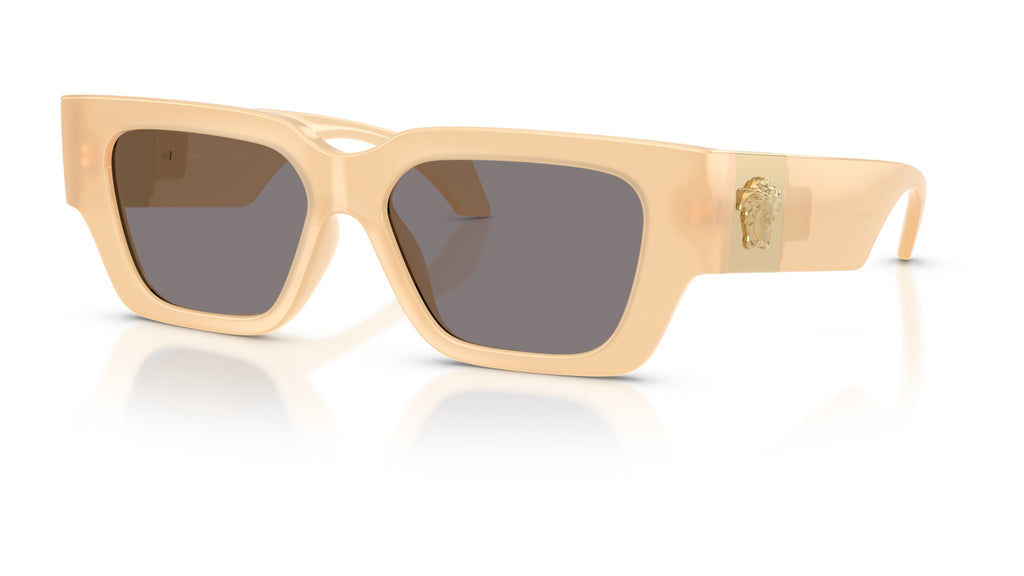 Lunettes de soleil Versace VE4497U 554473 – Marron massepain opale – vue de trois quarts.