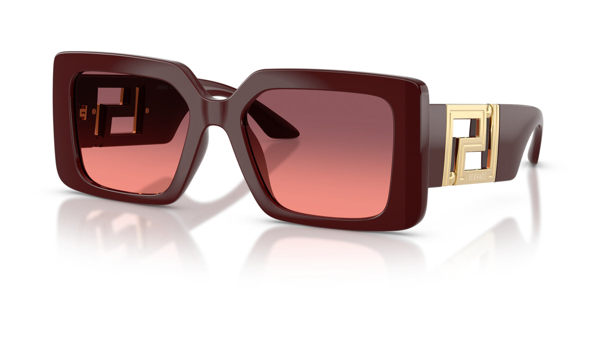 Lunettes de soleil Versace VE4505U 538120 – Lie de vin – vue de trois quarts.