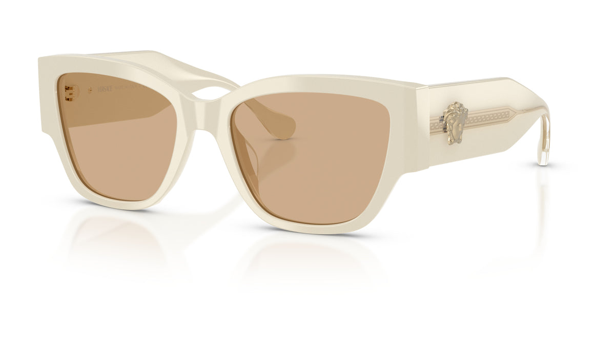 Lunettes de soleil Versace VE4509U 5541/8 – White Talc – vue de trois quarts.