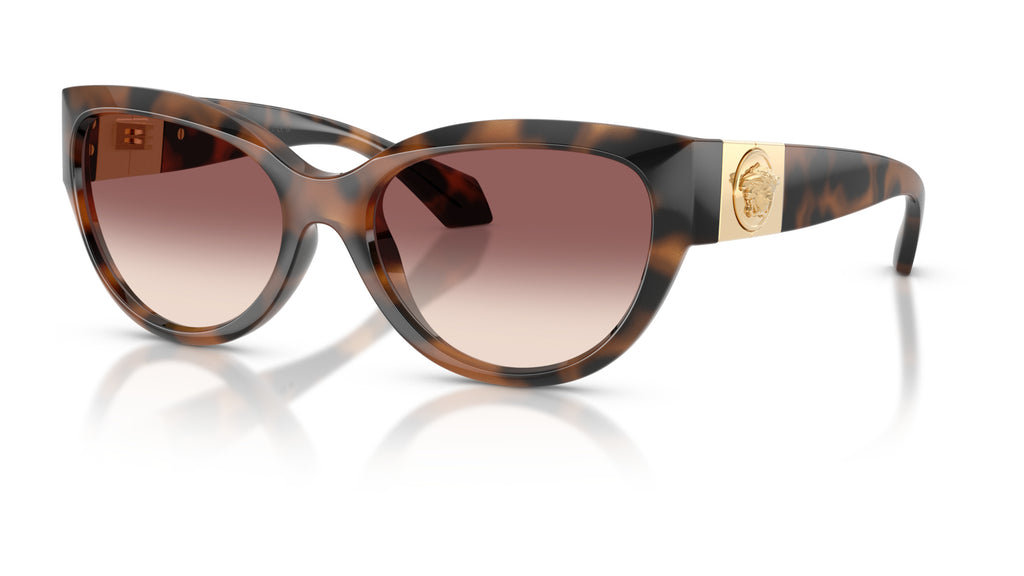 Lunettes de soleil Versace VE4524U 526420 – Havana marron – vue de trois quarts.