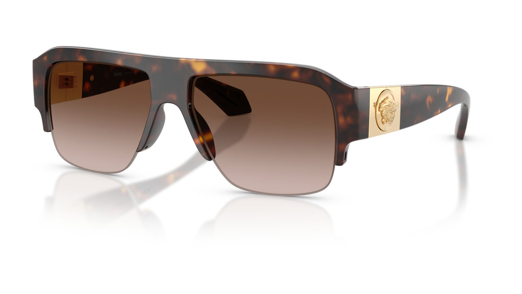 Lunettes de soleil Versace VE4525U 108/13 – Havana foncé – vue de trois quarts.
