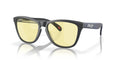 Oakley OO9013 9013L4 Carbone mat - vue trois-quarts