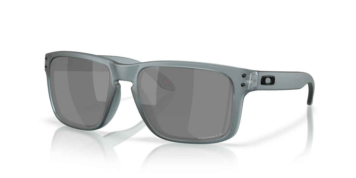 Oakley OO9102 9102Z4 Mat cristal noir - vue trois-quarts