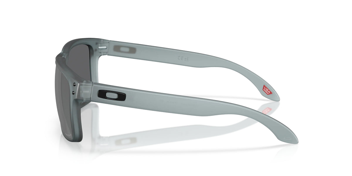 Oakley OO9102 9102Z4 Mat cristal noir - vue de côté