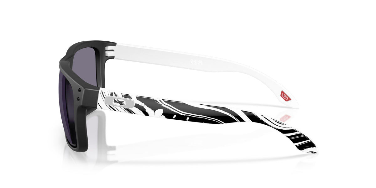 Oakley OO9102 9102Z5 Noir mat - vue de côté