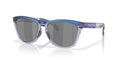 Oakley OO9284 928416 Bleu transparent mat - vue trois-quarts