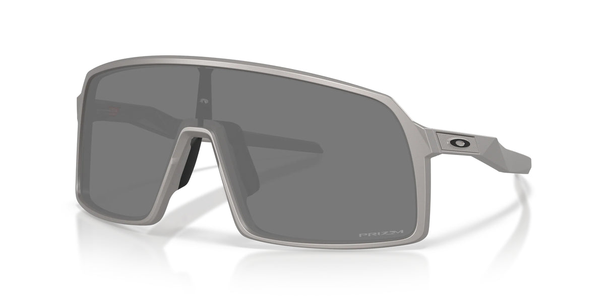 Oakley OO9406 9406D1 Titanium - vue trois-quarts