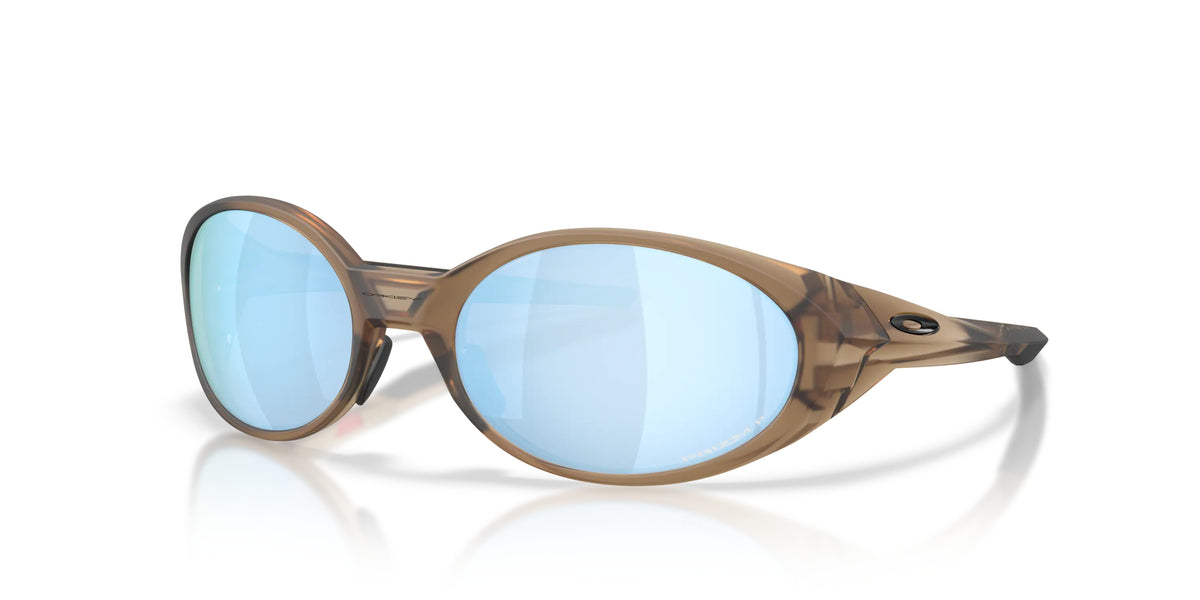 Oakley OO9438 943845 Marron smoke mat - vue trois-quarts