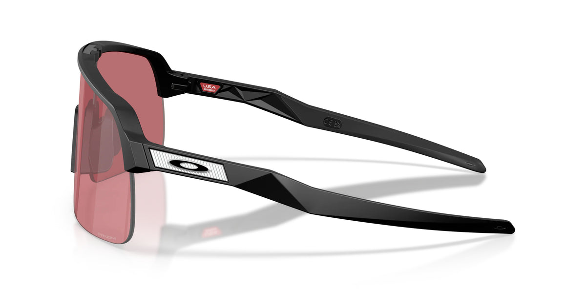 Oakley OO9463 9463B8 Noir mat - vue de côté