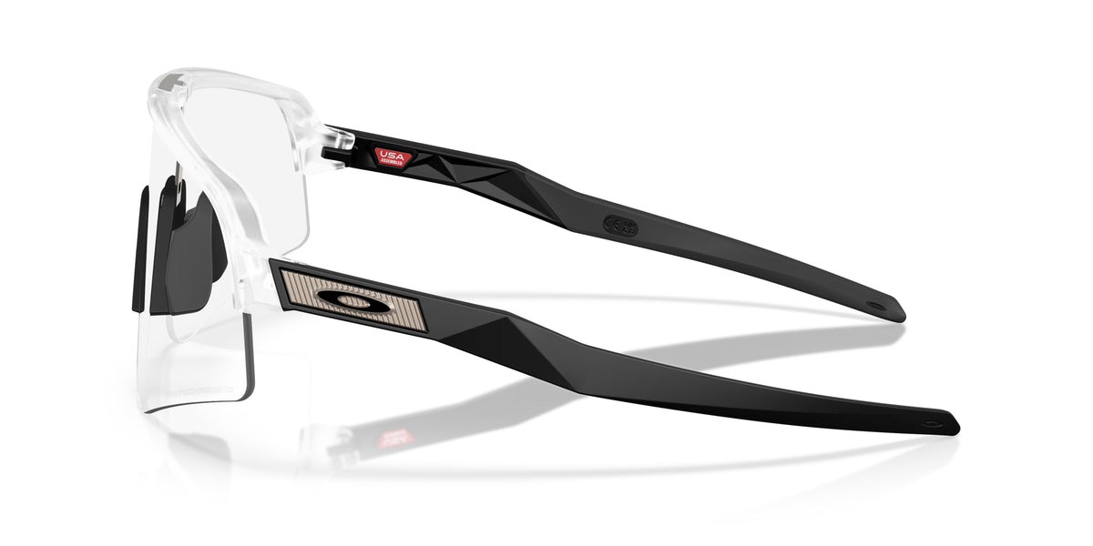 Oakley OO9465 946539 Transparent mat - vue de côté