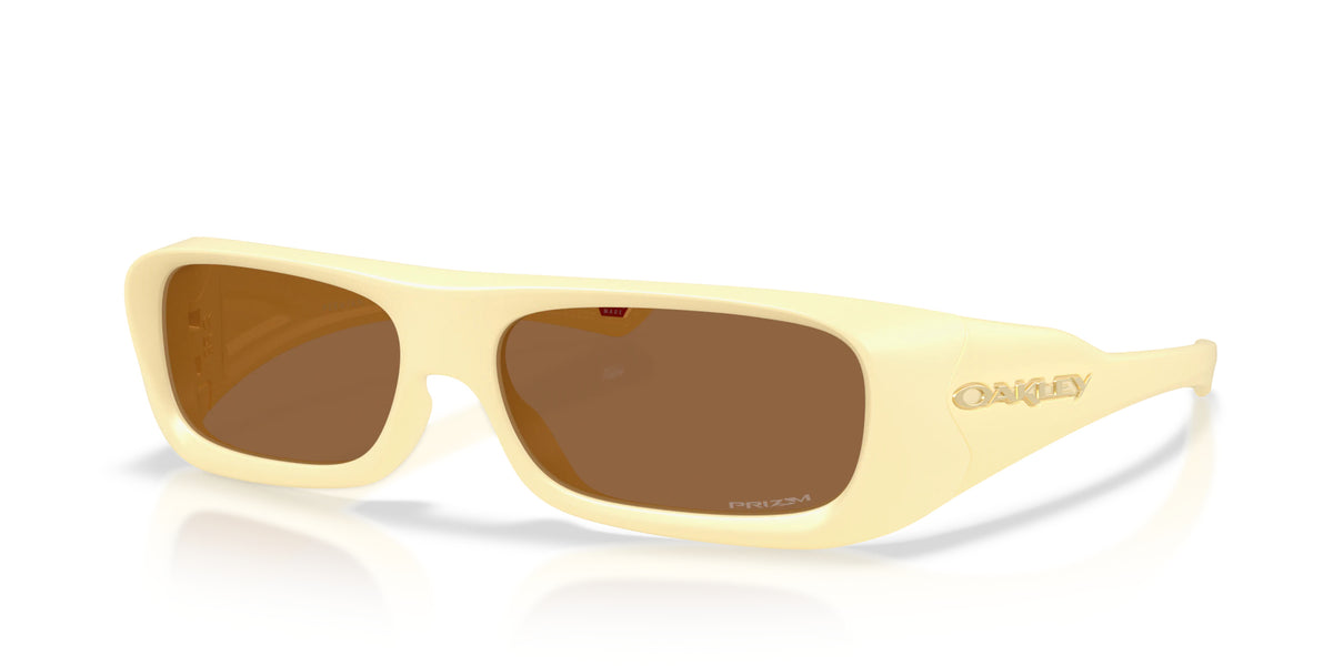 Oakley OO9520 952006 Mat jaune milkshake - vue trois-quarts